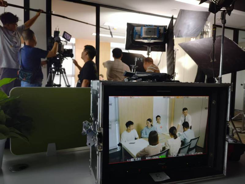 长沙TVC拍摄公司：科技产品视觉化大师，诠释未来感与功能美学